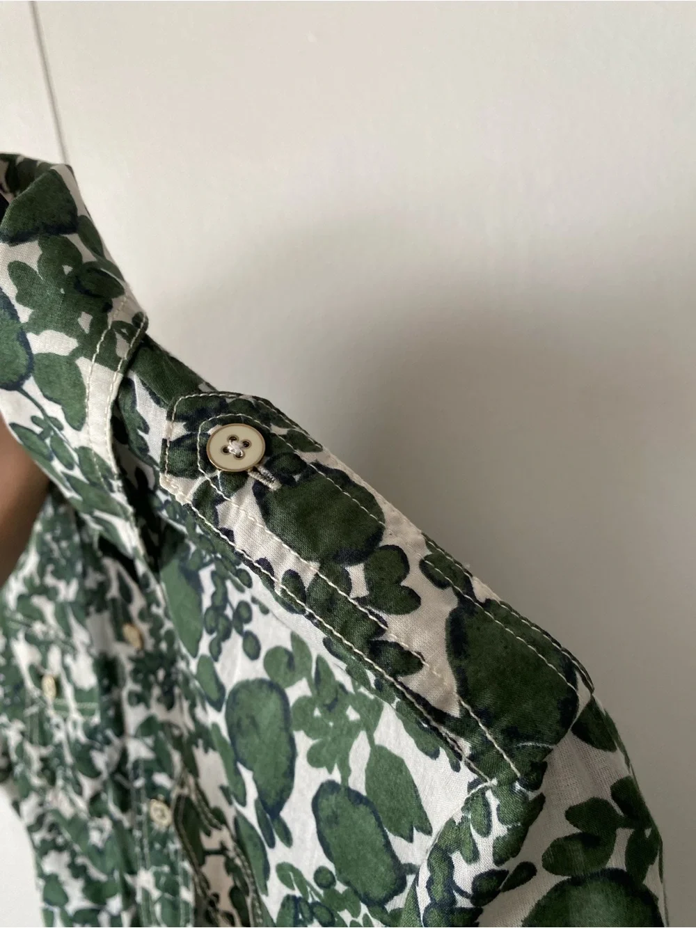 Tory Burch Womens Green White Vine Pattern Brigitte Button Up cotton top Size 6
